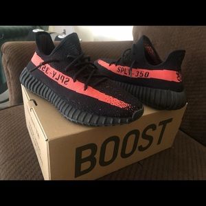 Yeezy 350 V2